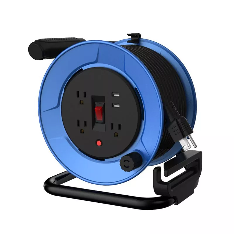 ပလပ်စတစ်ပလပ်စတစ် Usb2.4a ကြိုး 50 ပေရှိ ပလပ်ပေါက် 3 ခု